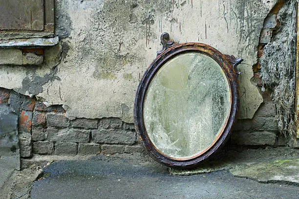 Requisit.io: The Place Where Old Stuff Becomes Star Material!
