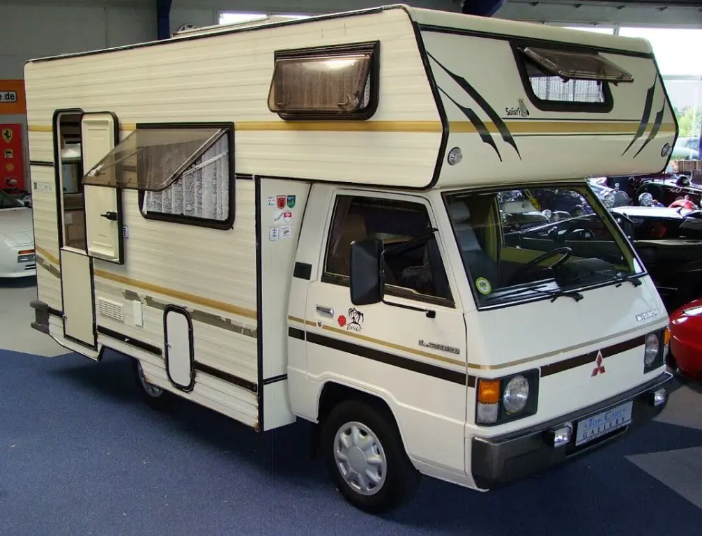 1984 MITSUBISHI L300 WOHNMOBIL