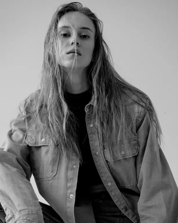 🔥 Jennifer / Bold, energetic, modern