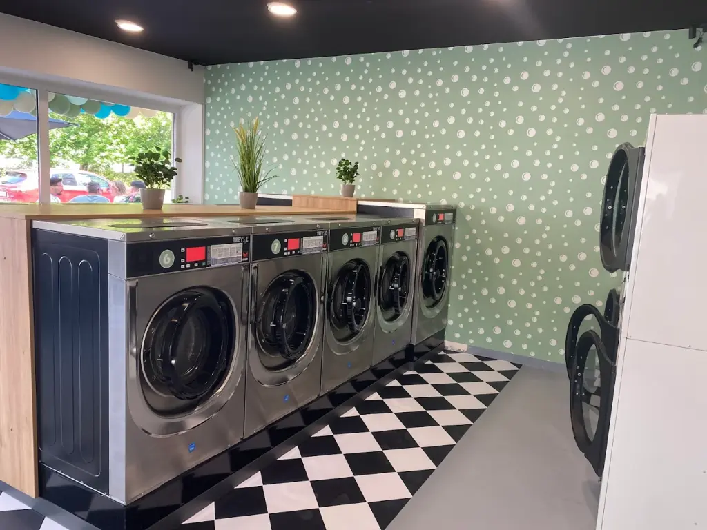 Waschsalon Filming Location – Unique 120m² Space for Shoots